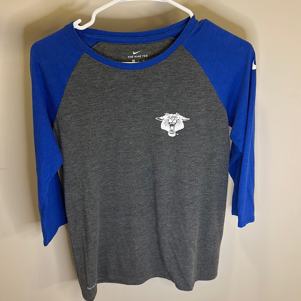 Quarter length sleeve University of Kentucky Nike shirt - M - Grey & Royal Blue
